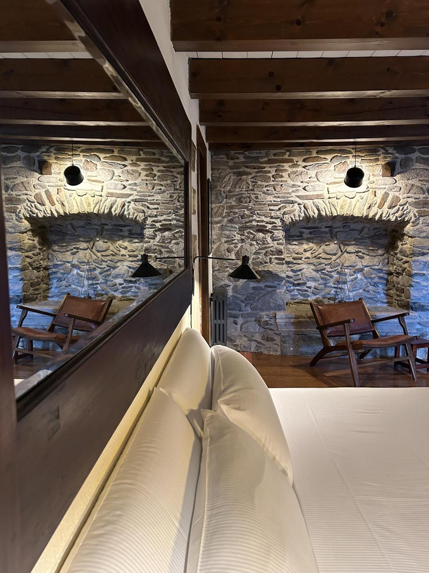 Bed and Breakfast Mas Farner - Adults Only Llivia Habitación foto